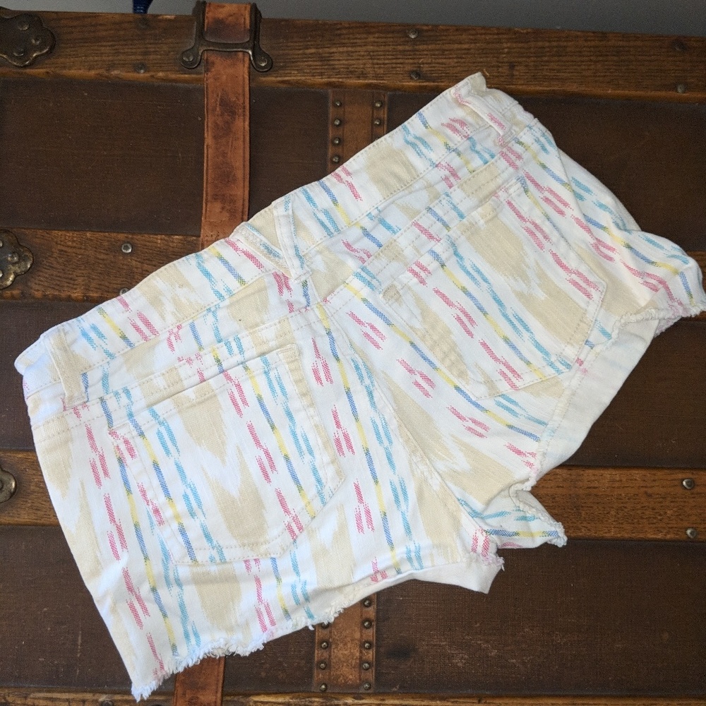 Striped colorful shorts - Picture 3 of 3